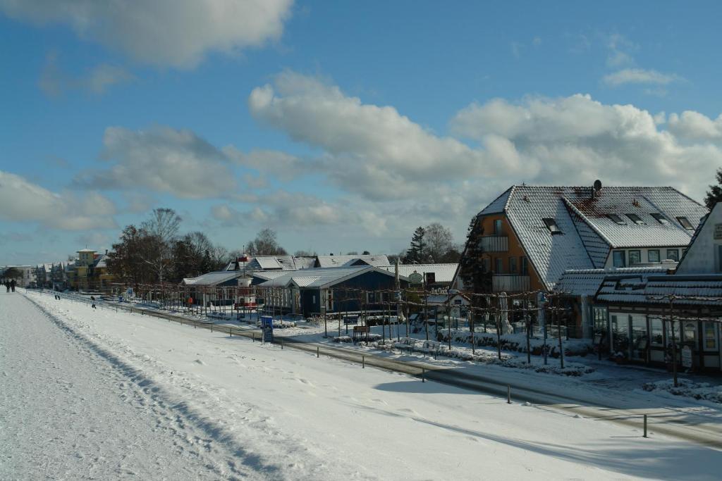 Hotel Garni Am Deich Zingst Exterior photo